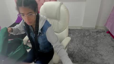 thianahorny online show from January 16, 2026, 11:14 am