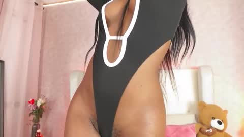 Snapshot of thianalopez chatting on November 27, 2025, 11:51 pm ThianaLopez online show from November 27, 2025, 11:51 pm