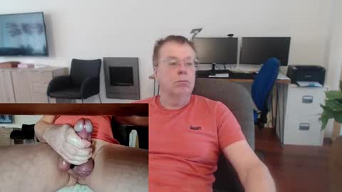 Snapshot of thickandlongguy chatting on December 10, 2024, 10:06 am Play online show from December 10, 2024, 10:06 am