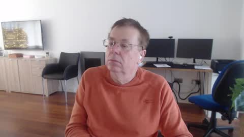 Snapshot of thickandlongguy chatting on December 18, 2024, 11:34 am Play online show from December 18, 2024, 11:34 am