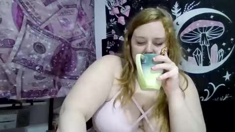 Snapshot of thickgingergoddess chatting on November 18, 2025, 7:40 pm Ariel online show from November 18, 2025, 7:40 pm