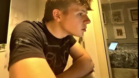 thickny0ung online show from October 14, 2025, 3:02 pm