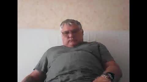 Thierrysymp online show from September 14, 2025, 9:41 am