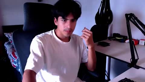 Snapshot of thieves_us chatting on January 19, 2025, 5:49 pm thieves_us online show from January 19, 2025, 5:49 pm