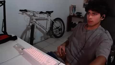 Snapshot of thieves_us chatting on October 21, 2025, 5:52 am thieves_us online show from October 21, 2025, 5:52 am