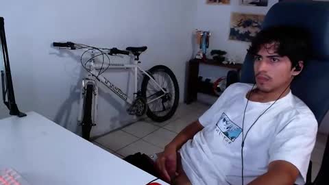 Snapshot of thieves_us chatting on October 29, 2025, 7:37 pm thieves_us online show from October 29, 2025, 7:37 pm