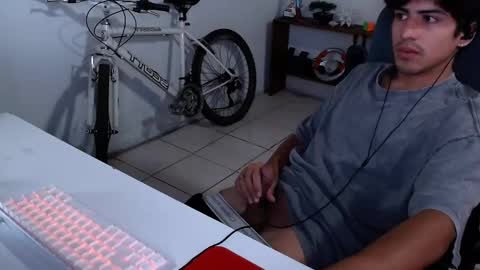 Snapshot of thieves_us chatting on November 4, 2025, 7:13 pm thieves_us online show from November 4, 2025, 7:13 pm