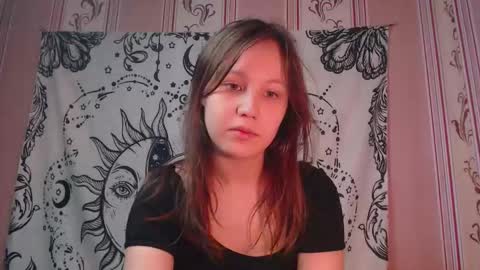 Snapshot of thighswithspikes chatting on October 29, 2025, 7:43 am thighswithspikes online show from October 29, 2025, 7:43 am