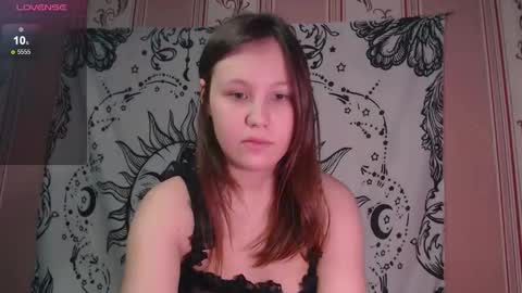 Snapshot of thighswithspikes chatting on November 21, 2025, 10:14 am thighswithspikes online show from November 21, 2025, 10:14 am