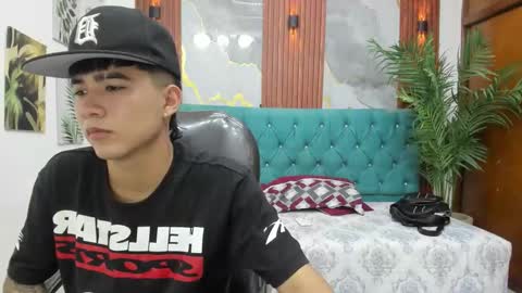 Snapshot of thiiago_collins chatting on February 22, 2026, 10:41 pm THIAGO COLLINS online show from February 22, 2026, 10:41 pm