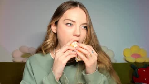 Amelia  shows on mondays fridays and sundays  if anything changes im giving updates on my fansly  online show from December 27, 2024, 6:20 pm