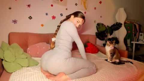 Amelia  shows on mondays fridays and sundays  if anything changes im giving updates on my fansly  online show from September 26, 2025, 4:22 pm