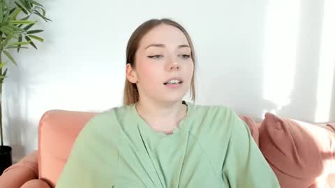 Snapshot of thisisamelia chatting on July 31, 2026, 3:55 pm Amelia shows on mondays fridays and sundays if anything changes im giving updates on my fansly online show from July 31, 2026, 3:55 pm