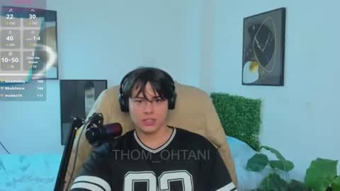 Snapshot of thom_ohtani chatting on June 10, 2026, 2:23 am thom_ohtani online show from June 10, 2026, 2:23 am