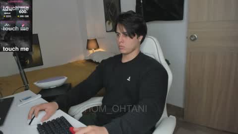 Snapshot of thom_ohtani chatting on July 14, 2026, 2:05 am thom_ohtani online show from July 14, 2026, 2:05 am
