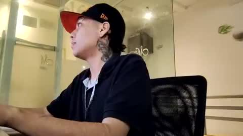 thomas27f online show from November 24, 2025, 4:12 am