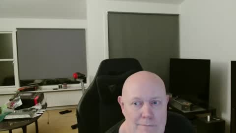 thomas315627 online show from April 15, 2026, 8:53 pm