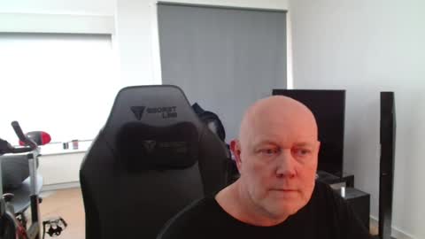 thomas806035 online show from July 6, 2026, 4:09 pm