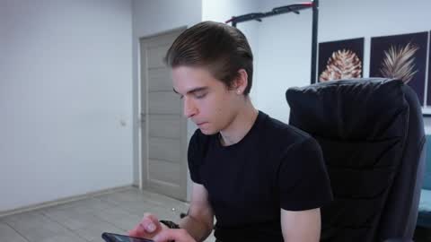 THOMAS BRONS online show from June 4, 2026, 1:50 pm