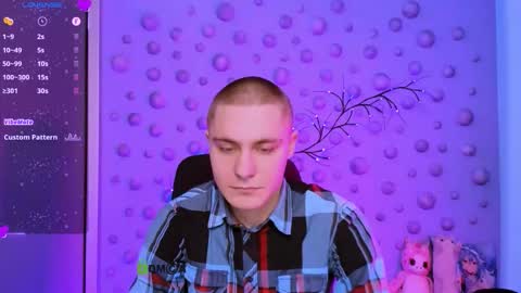 thomas_crow online show from December 21, 2025, 9:38 am