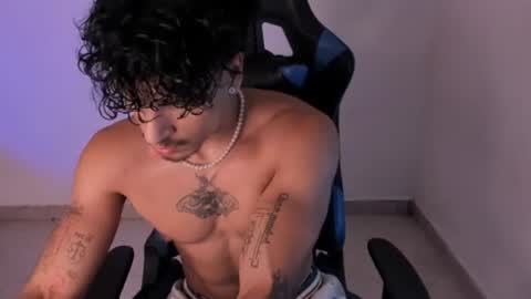 Snapshot of thomas_fit1 chatting on June 30, 2026, 12:44 am Thomas 3 JUST STAY AND BE MY LAST LOVE online show from June 30, 2026, 12:44 am