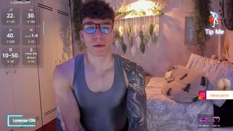 Thomas Grey online show from November 30, 2025, 3:43 am