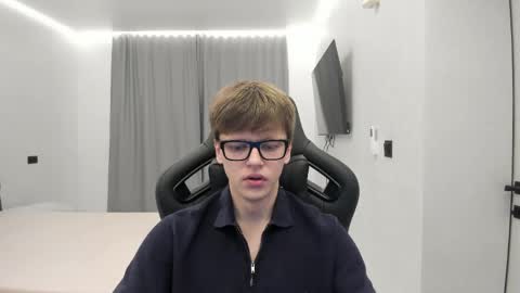Snapshot of thomas_shelbivip chatting on April 26, 2026, 2:37 pm Tomas online show from April 26, 2026, 2:37 pm