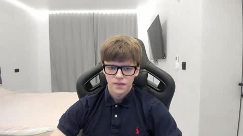 Snapshot of thomas_shelbivip chatting on April 29, 2026, 5:30 pm Tomas online show from April 29, 2026, 5:30 pm