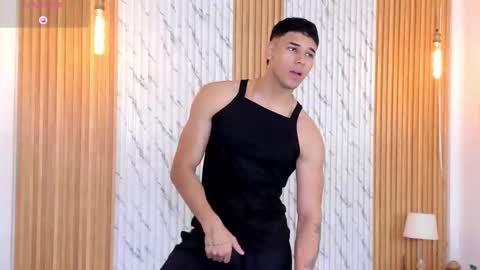 Snapshot of thomas_walker0 chatting on October 4, 2025, 12:03 pm Thomas online show from October 4, 2025, 12:03 pm