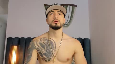 Snapshot of thomasmarzo1 chatting on October 28, 2025, 4:09 pm sweetfit boy online show from October 28, 2025, 4:09 pm