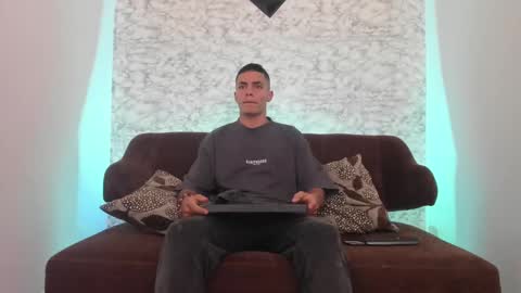Snapshot of thomass_conor chatting on February 15, 2025, 6:55 pm thomass_conor online show from February 15, 2025, 6:55 pm