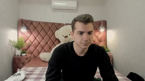 Snapshot of thomassmity chatting on November 27, 2025, 12:40 pm Thomas online show from November 27, 2025, 12:40 pm