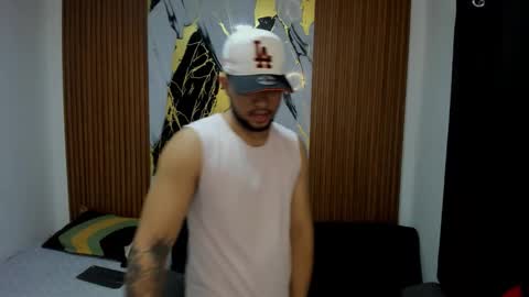 thomson_hot01 online show from November 22, 2025, 5:17 am