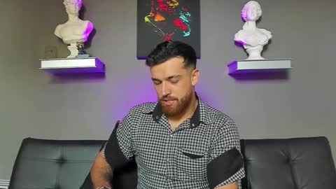 thor_evans online show from November 18, 2025, 9:19 pm