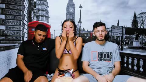 Snapshot of threesome_sexy chatting on January 20, 2025, 10:07 am BRITHANY BRYAN ALEX online show from January 20, 2025, 10:07 am