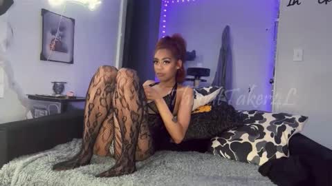 Snapshot of throattaker4l_ chatting on May 13, 2026, 3:26 am ThroatTaker4l online show from May 13, 2026, 3:26 am