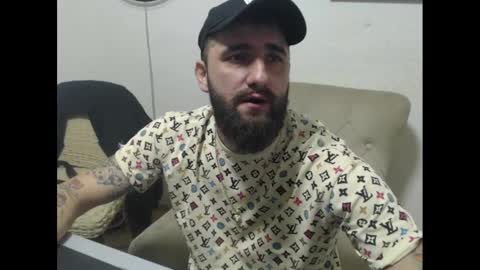 HugeJuicy online show from December 19, 2024, 2:56 am