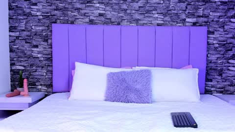 THYARE online show from December 18, 2024, 8:03 pm