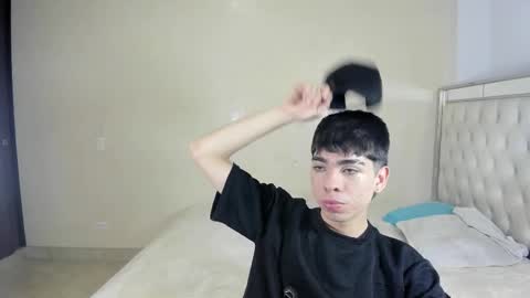 thyler online show from November 23, 2025, 2:44 am