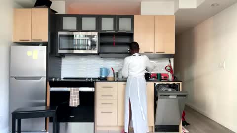 tia_fox online show from October 29, 2025, 8:43 pm