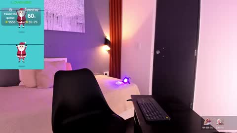 Snapshot of tiana_glow chatting on February 17, 2025, 10:25 pm tihana online show from February 17, 2025, 10:25 pm