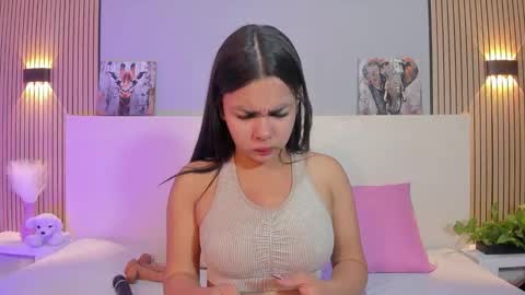 tianaglow4 online show from February 26, 2026, 11:09 am