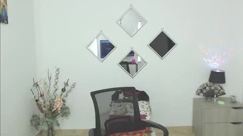 GOOD MOMMY online show from December 4, 2024, 4:21 am