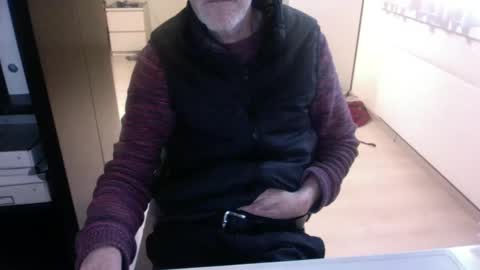 Snapshot of tiburzio chatting on December 8, 2024, 1:47 pm tiburzio online show from December 8, 2024, 1:47 pm