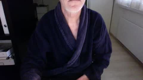 Snapshot of tiburzio chatting on February 17, 2025, 7:26 am tiburzio online show from February 17, 2025, 7:26 am