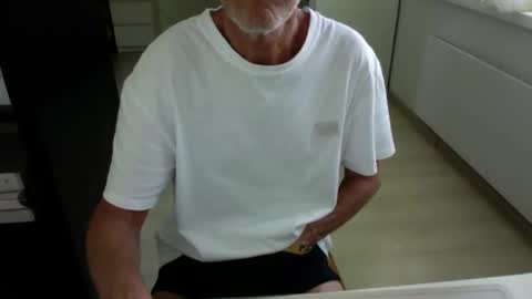 Snapshot of tiburzio chatting on September 16, 2025, 1:45 pm tiburzio online show from September 16, 2025, 1:45 pm