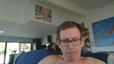 JustMe online show from January 1, 2025, 7:10 pm