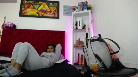 Tifanny Nails  online show from September 28, 2025, 1:27 pm