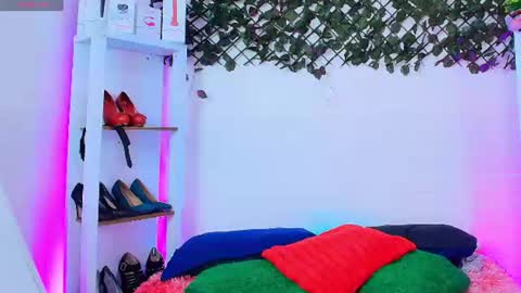 Snapshot of tifanny_nails chatting on June 9, 2026, 6:19 pm Tifanny Nails online show from June 9, 2026, 6:19 pm