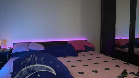 Tiffany online show from November 11, 2025, 9:59 pm